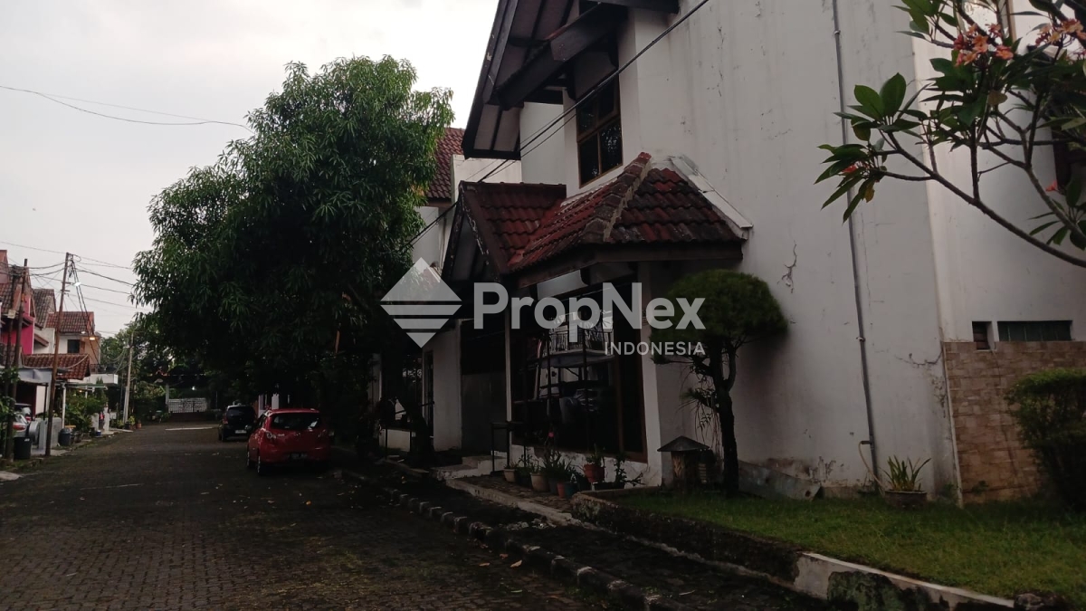 Jual Rumah Hook 2 Lantai di Kawasan Tulip Permai Estate